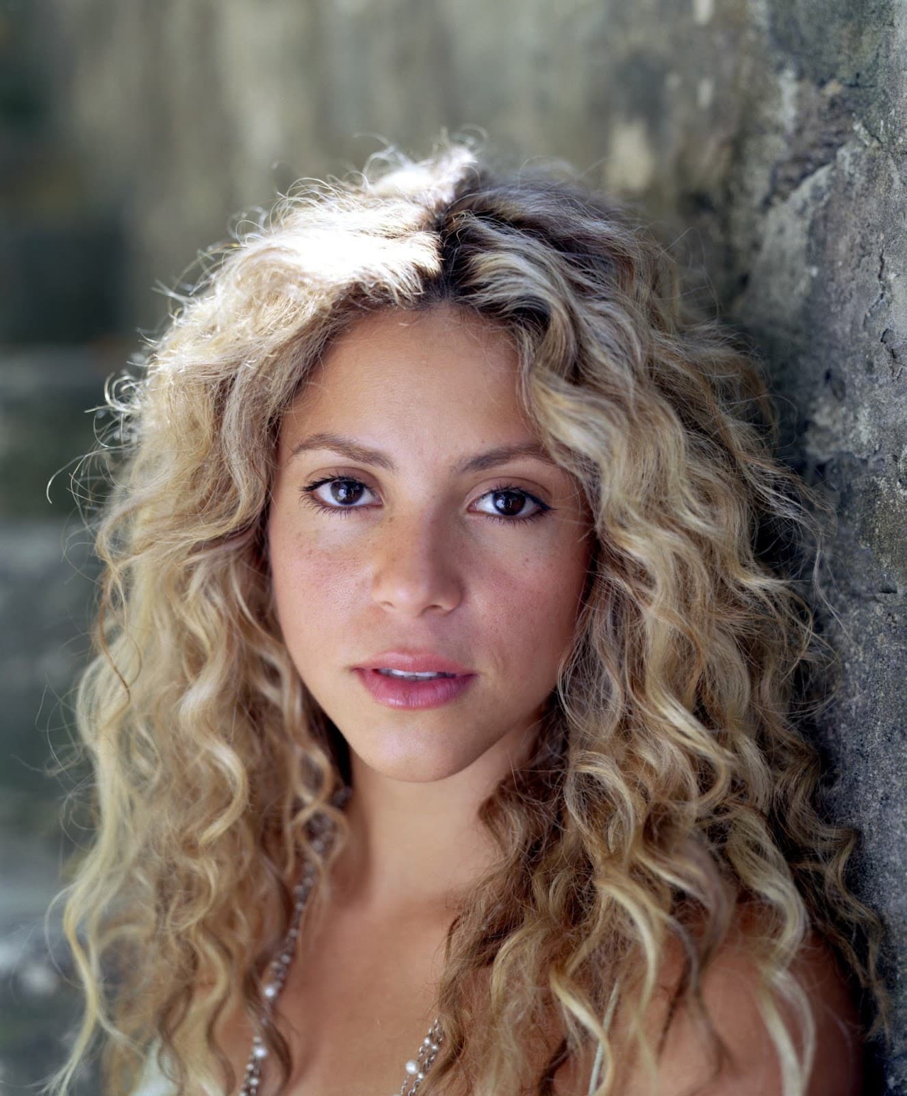 16. Shakira