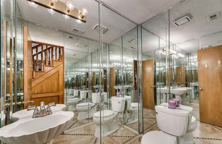 Welcome to the infinity toilet, the toilet where you can see yourself from every single angle possible!