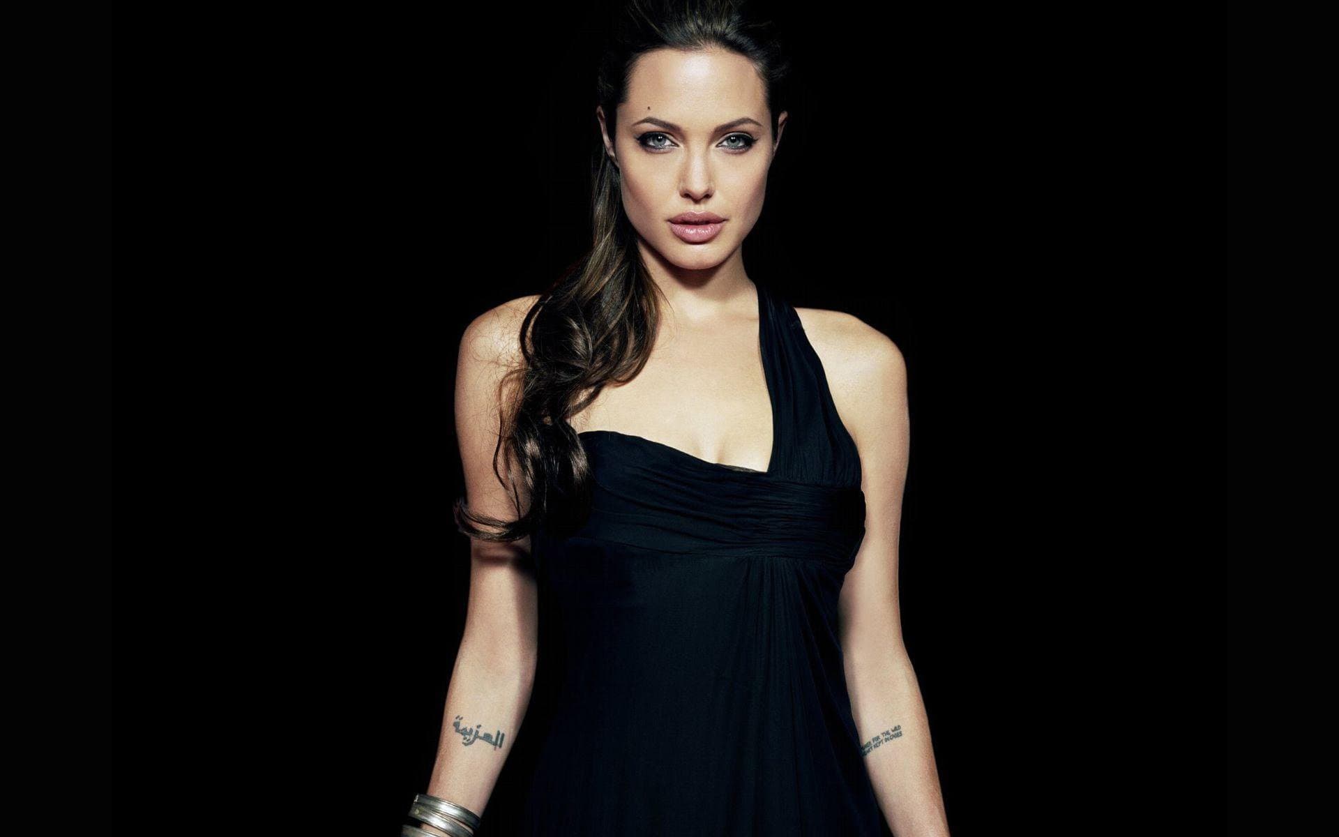 Angelina Jolie