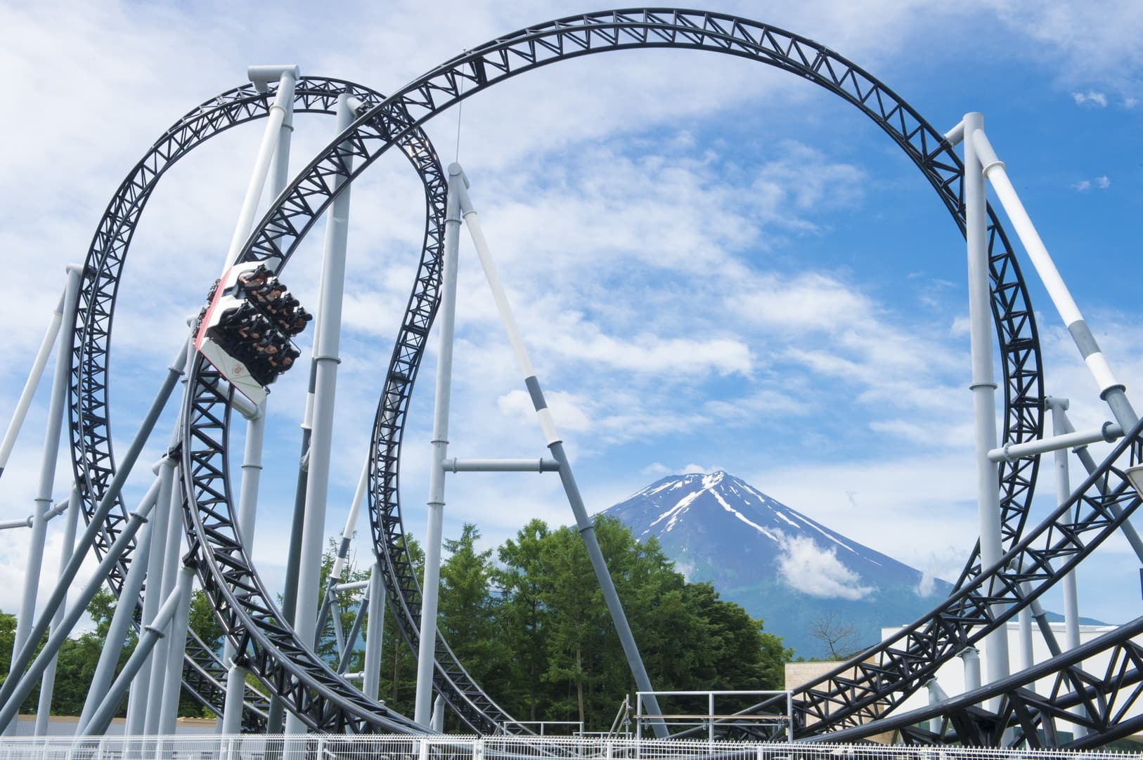 5. Do-Dodonpa of Fuji-Q Highland Amusement Park - Fastest Roller Coaster in Japan