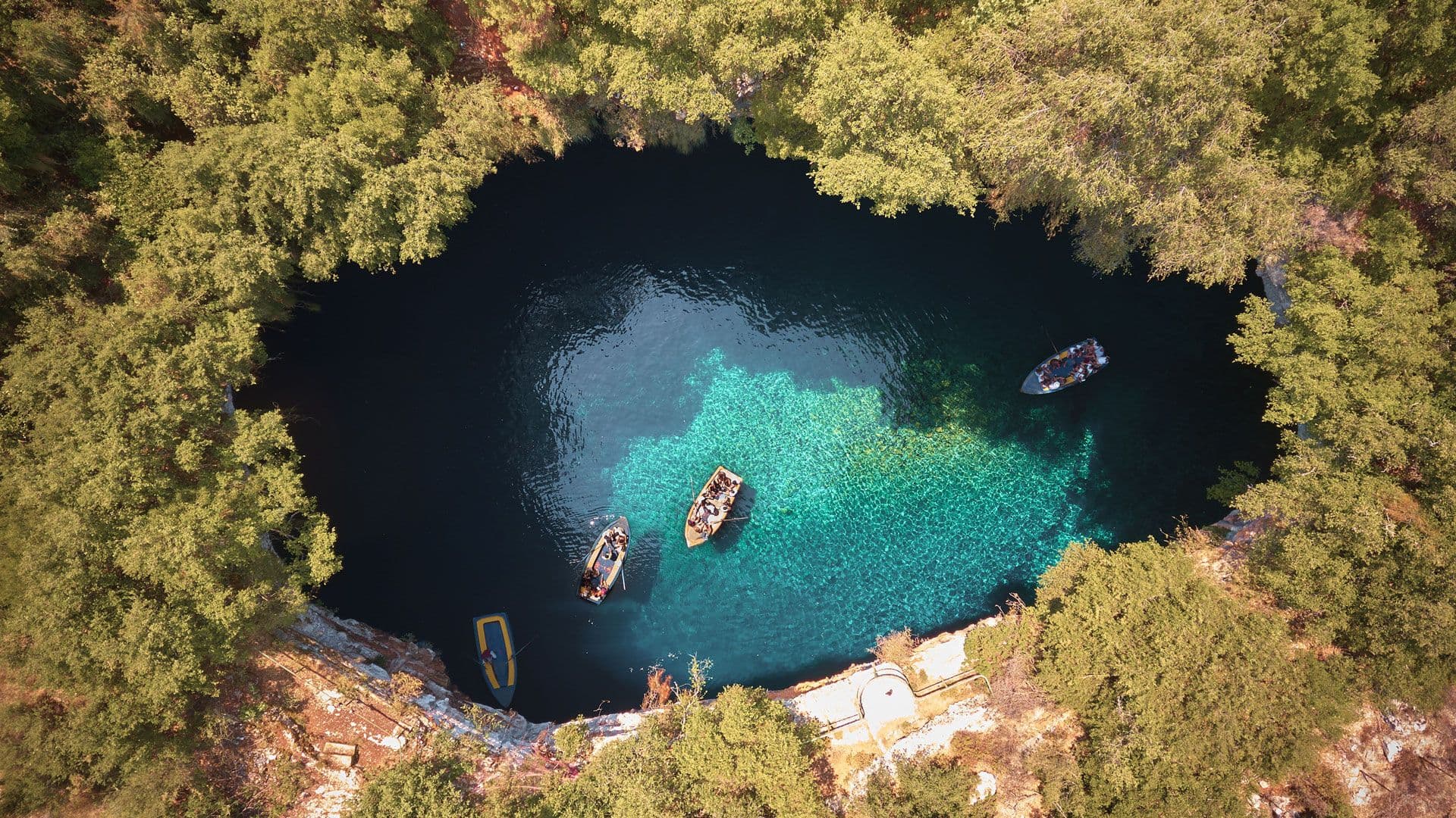 Top 10 Clearest Lakes in the World