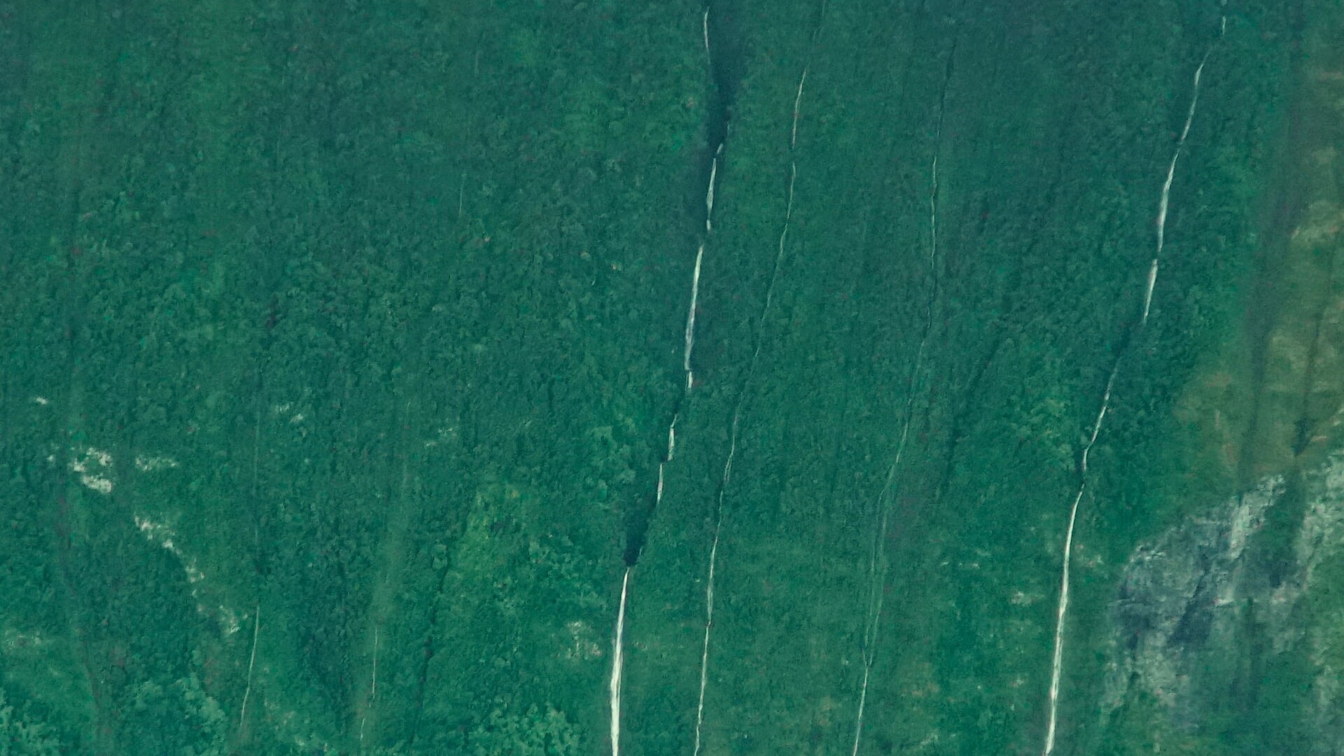Olo’upena Falls, United States